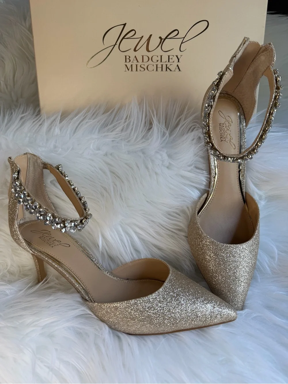 Jewel Badgley Mischka Raleigh Pointed Kitten D’Orsay Lt. Gold Ankle-Strap 8.5